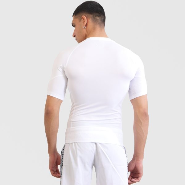 Athletic Fit Rash Guard for Active Individuals - Image 2
